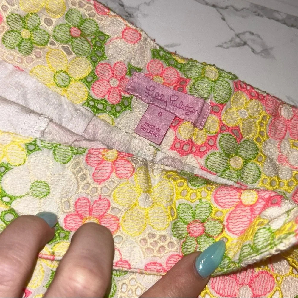 Lilly Pulitzer Sloane Sunbonnet Floral Eyelet Lace Shorts Size 0 - Picture 7 of 9